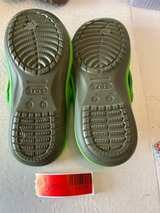 Crocs Classic Flip Lime Green womens sz 9 - Image 2