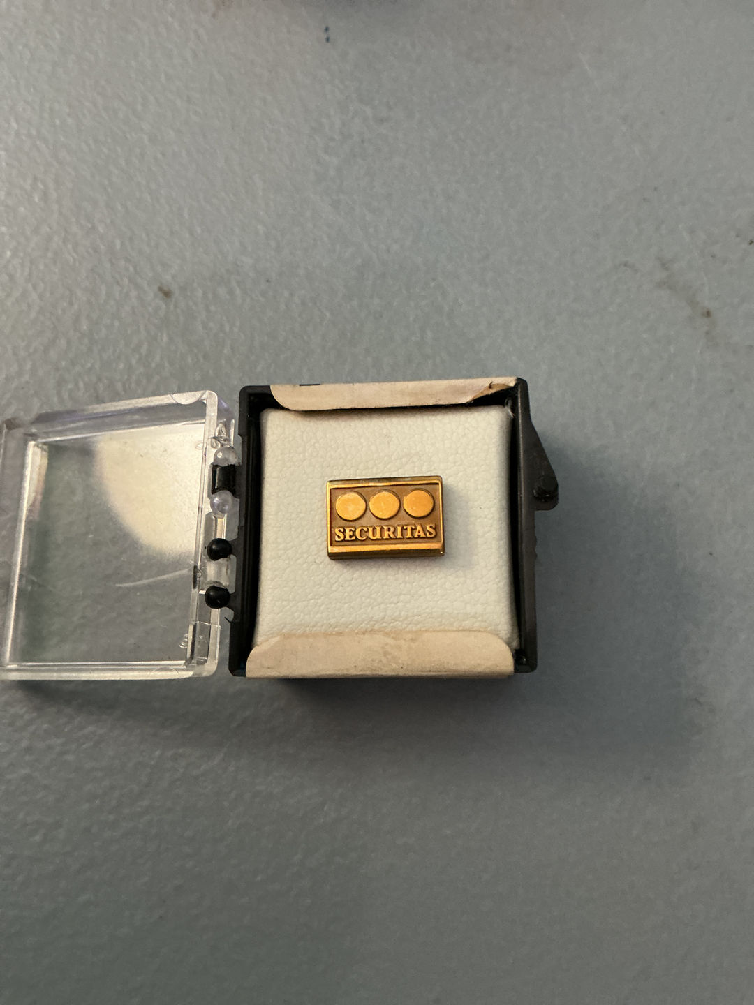 Securitas Logo Lapel Pin