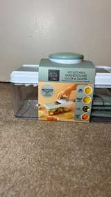 Go Eco Ciroa Adjustable Mandoline Slicer & Grayer New - Image 7