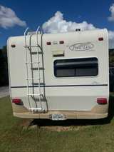 Travel Trailer - Image 4