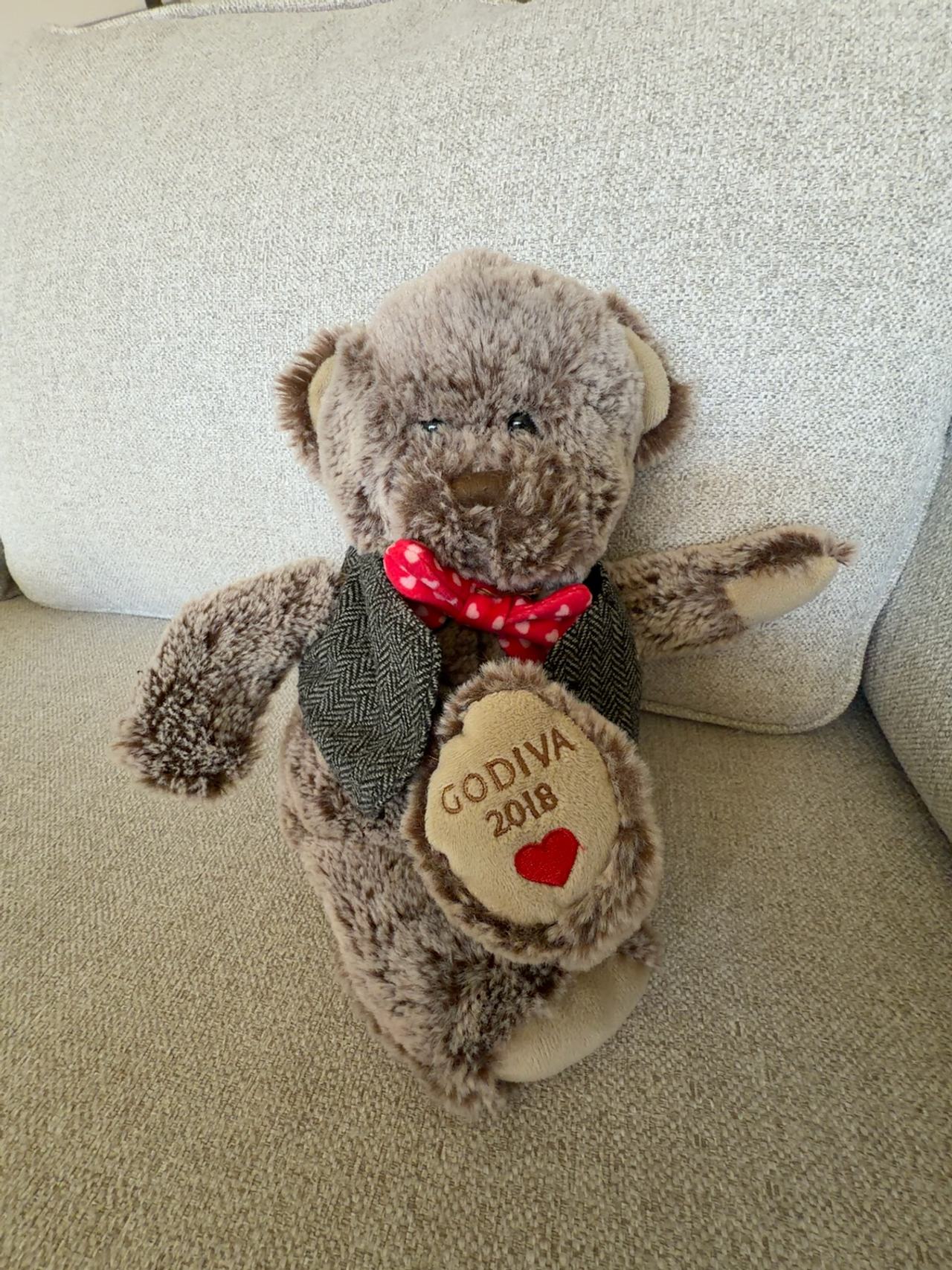 2018 Godiva Collectible Gift Bear Plush 