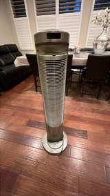 Lasko 42" Wind Curve Tower Fan with Ionize - Gray/Woodgrain - Image 2