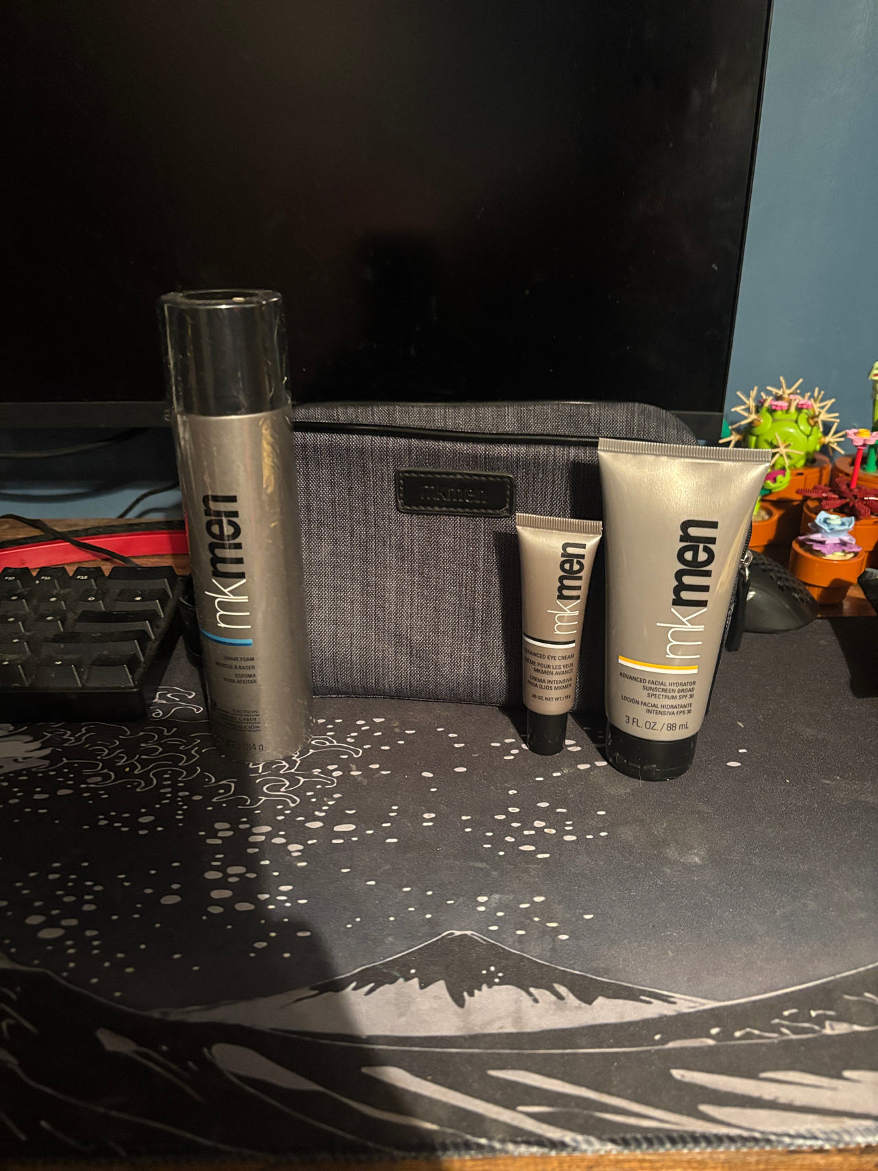 Mary Kay MKMen Skincare Set with Travel Bag