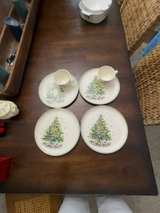4 Salem Christmas Eve Plates Green & Gold Trim with cup indentation and 2 cups  - Image 1