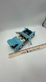 Maisto 1:18 1957 Chevrolet Corvette Convertible - Image 6