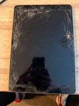 Apple iPad (9th Generation) - Image 1