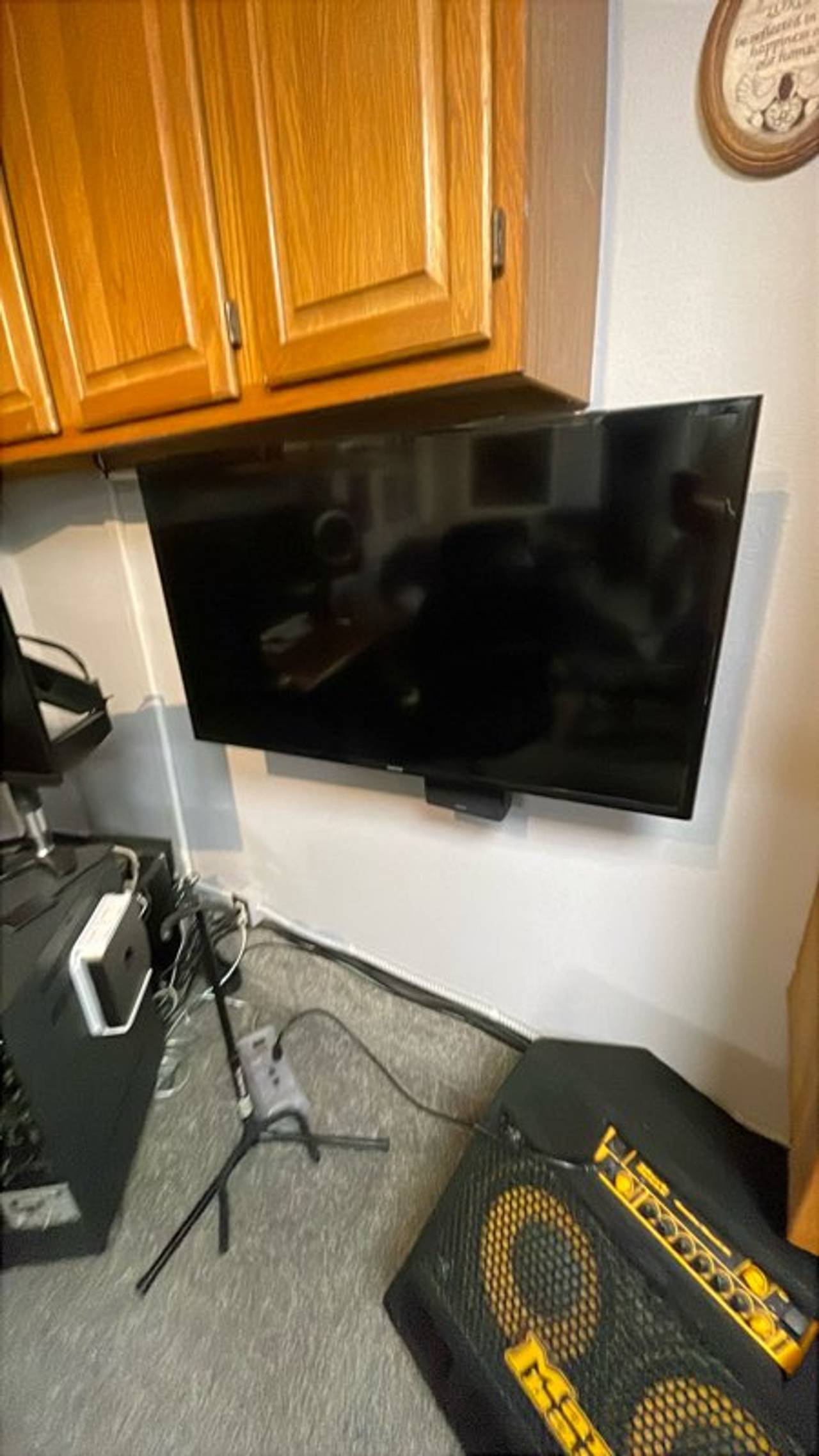 Samsung 35-Inch Flat Screen TV