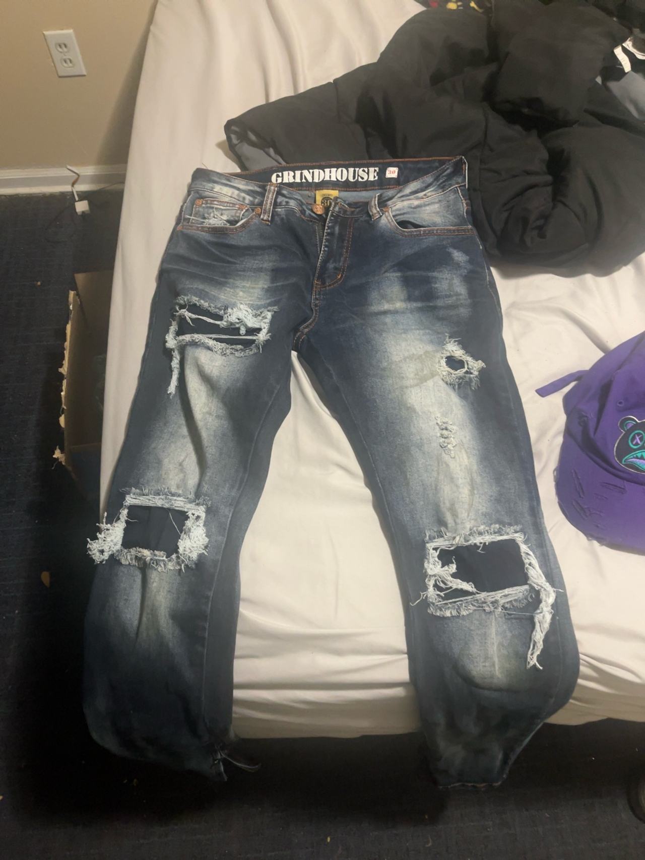 MNML Skinny Slim Distressed Denim Jeans