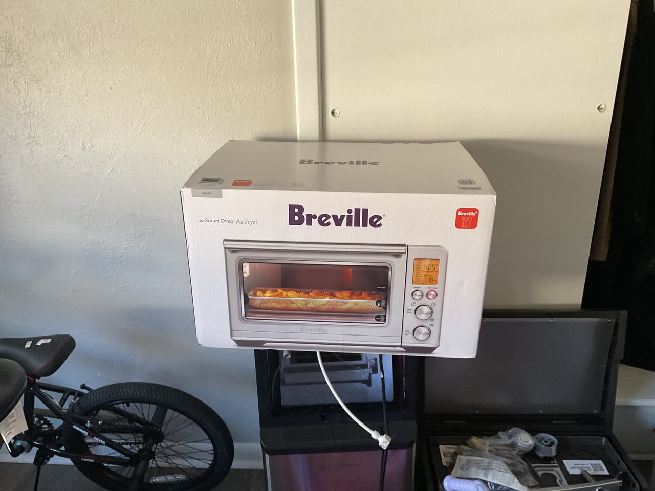 Breville the Smart Oven Air Fryer new never used