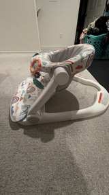 Fisher-Price Sit-Me-Up Floor Seat Rainbow Showers - Image 5