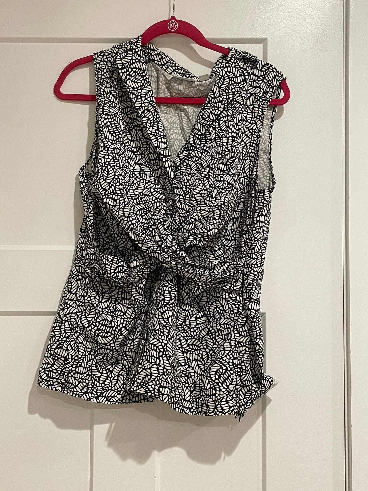 New York & Company Sleeveless Twist Front Top