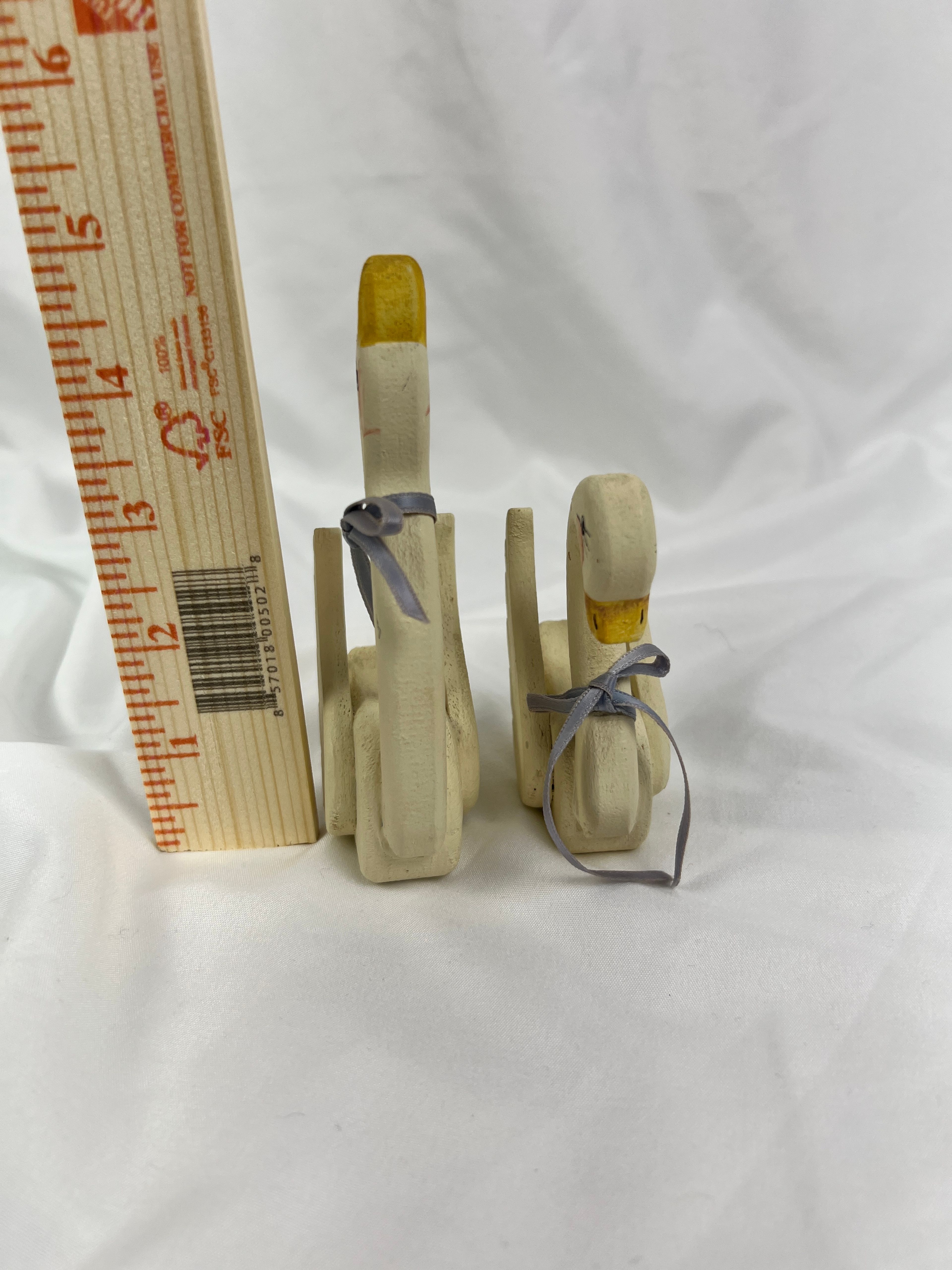 Vintage Hand Carved Wooden Swan Figurines Pair Folk Art Cottagecore Decor Cream - Image 5