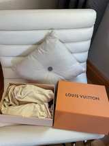 Time Out Sneaker 36.5 size
Louis Vuitton  - Image 3