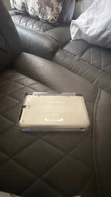 Nintendo 3DS XL - Image 2