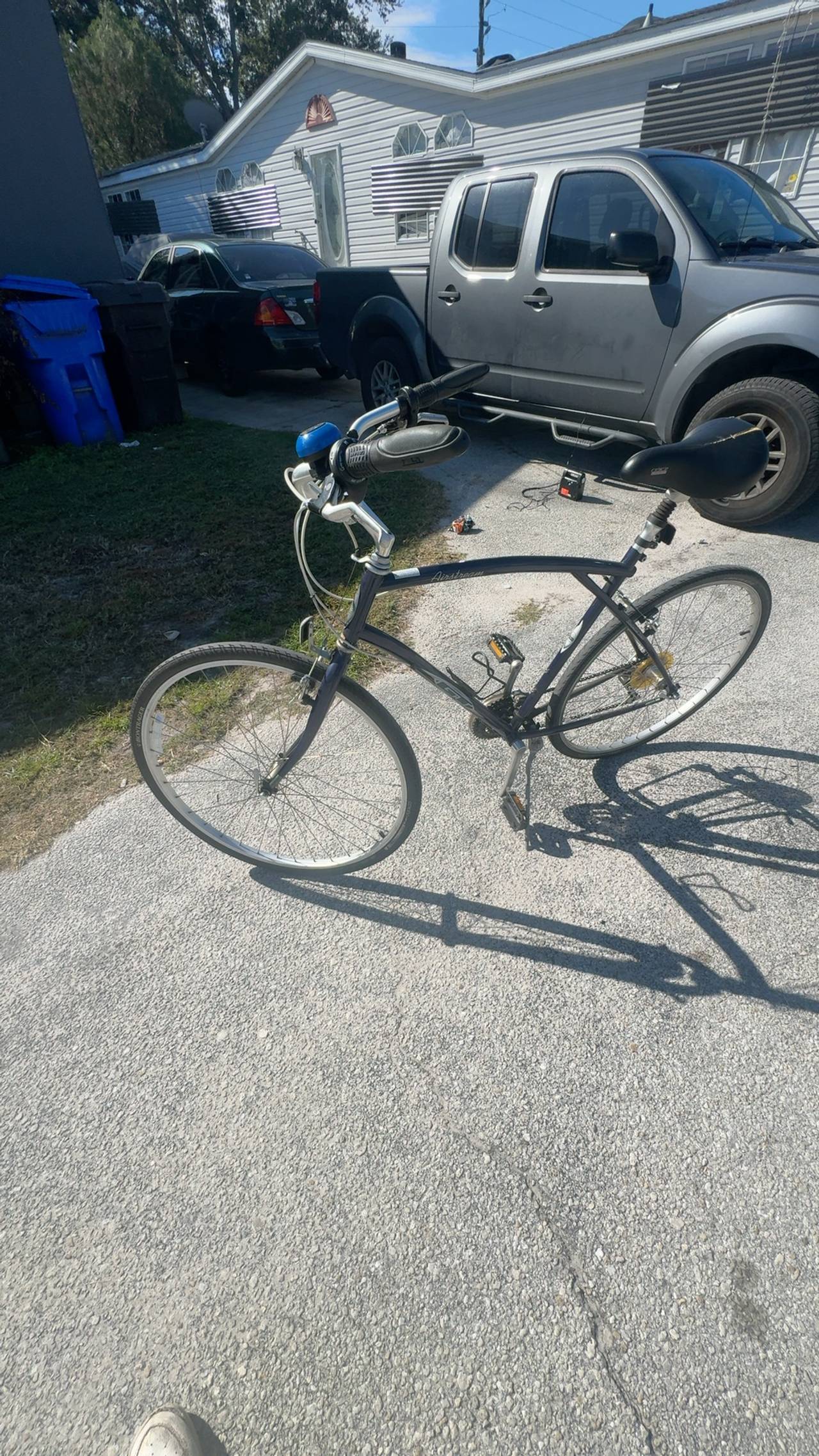 GT Windstream Hybrid Bicycle 28-inch 21 Speed