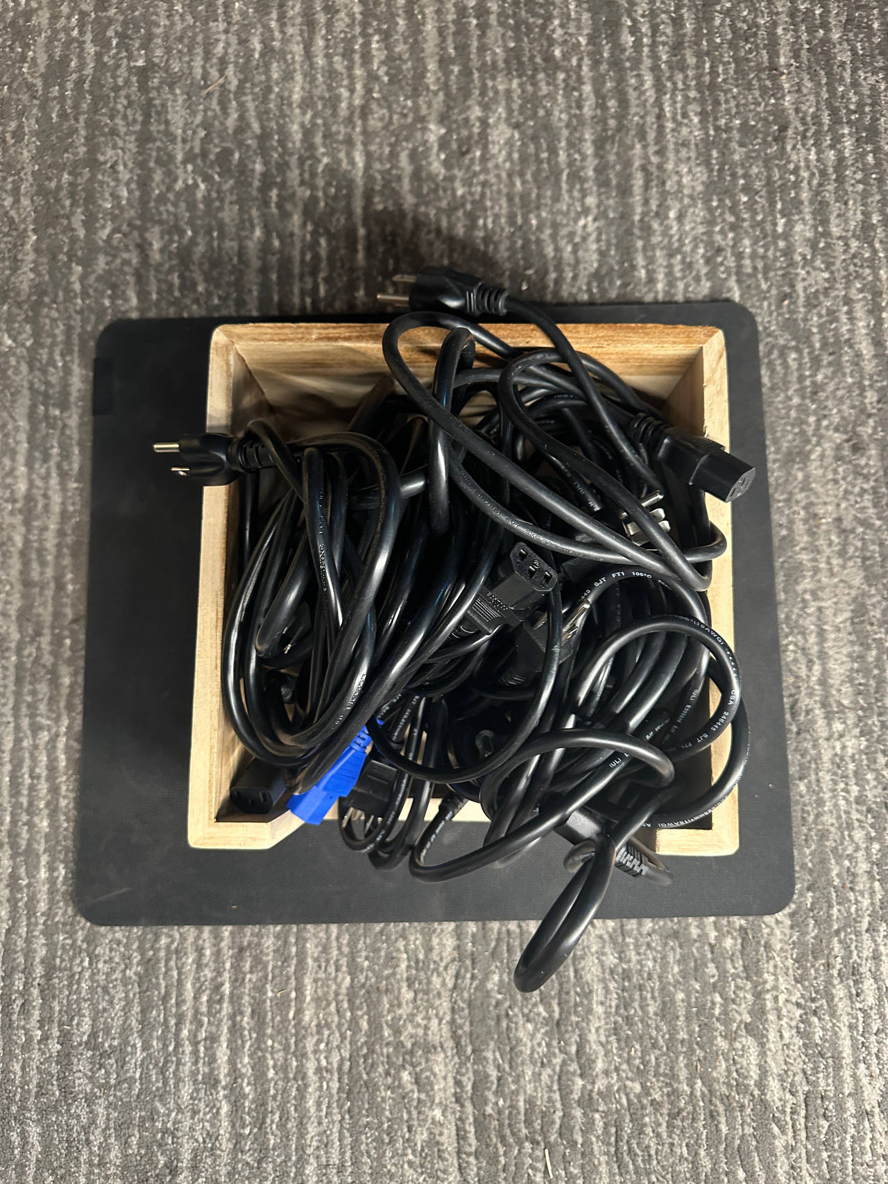 Lot of 14 standard AC power cords, IEC C13
