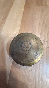 Vintage Brass Filigree Powder Compact with Purple Stone - Image 4