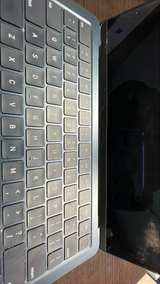 Apple MacBook Air M2 2022 Cracked Screen - Image 4