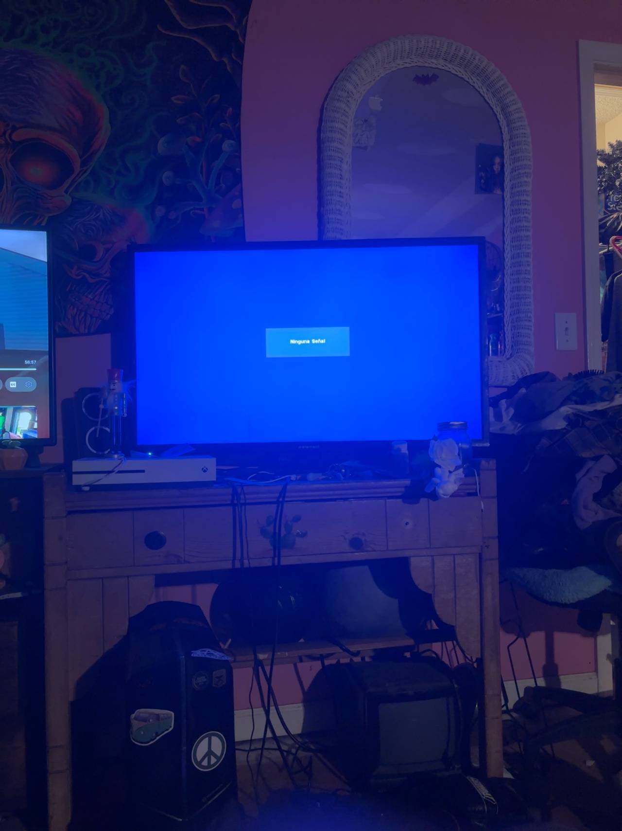 Element 32" HD LED TV Black