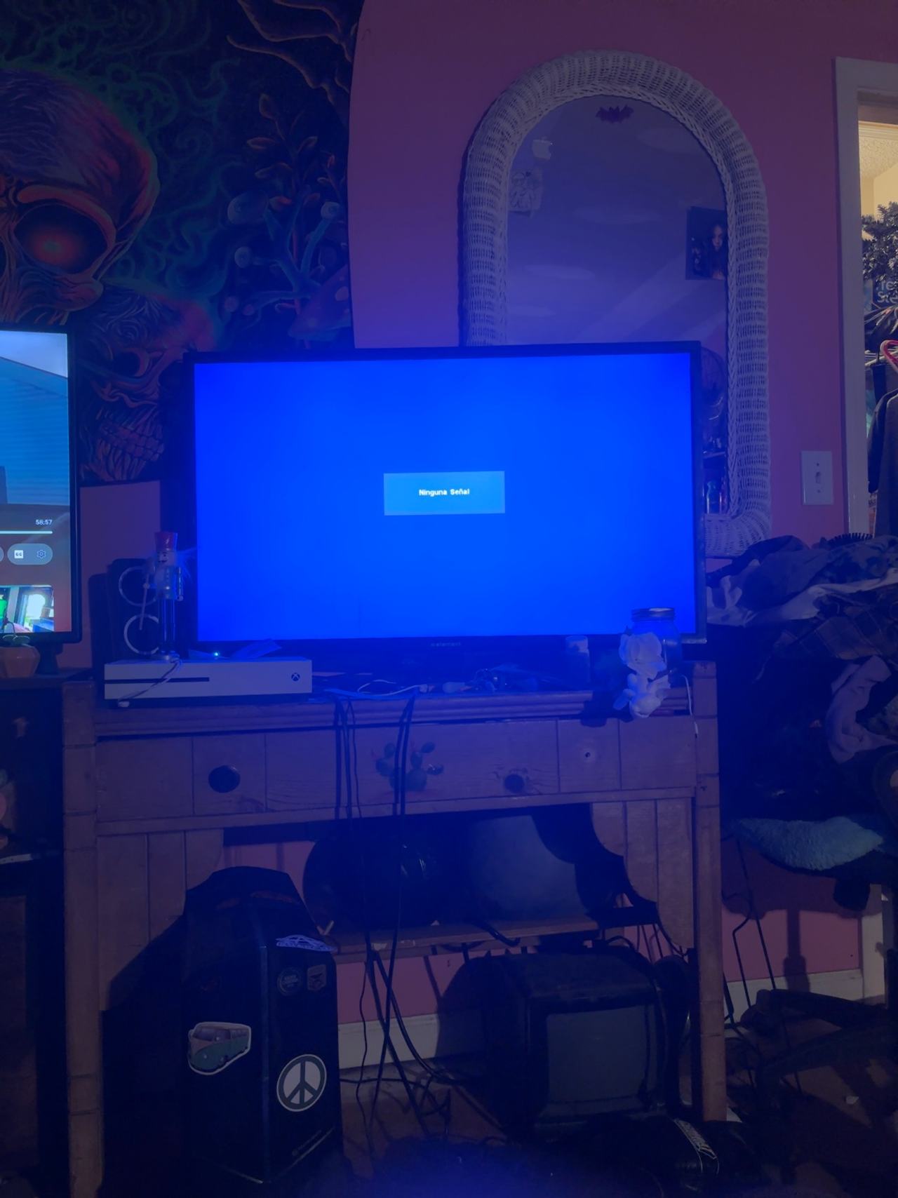 Element 32" HD LED TV Black