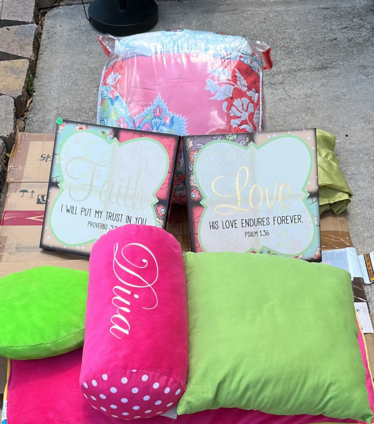 Floral Bedding and Decor Bundle