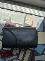 Vintage Lizard Embossed Crossbody Bag with Teardrop Clasp - Image 4