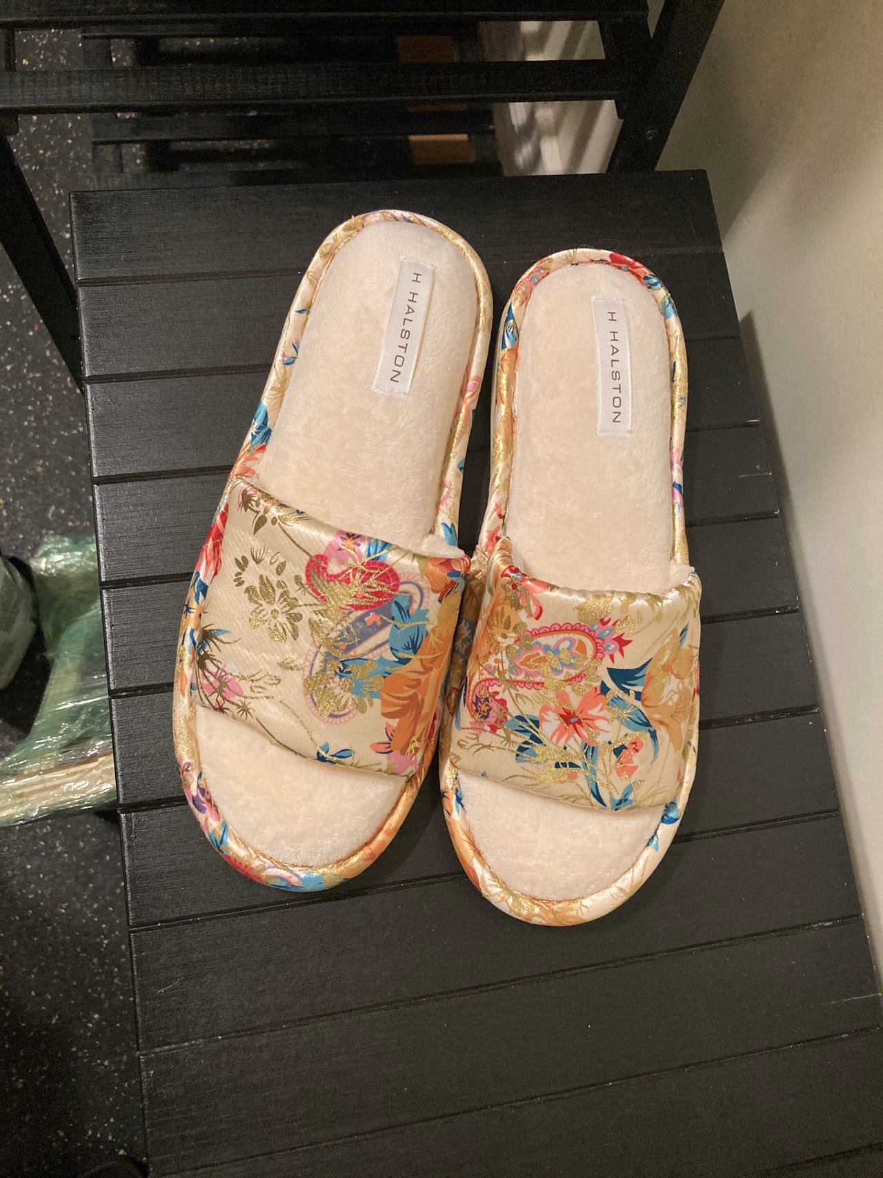 NWOT H Halston Women's Floral Satin Slippers (S)
