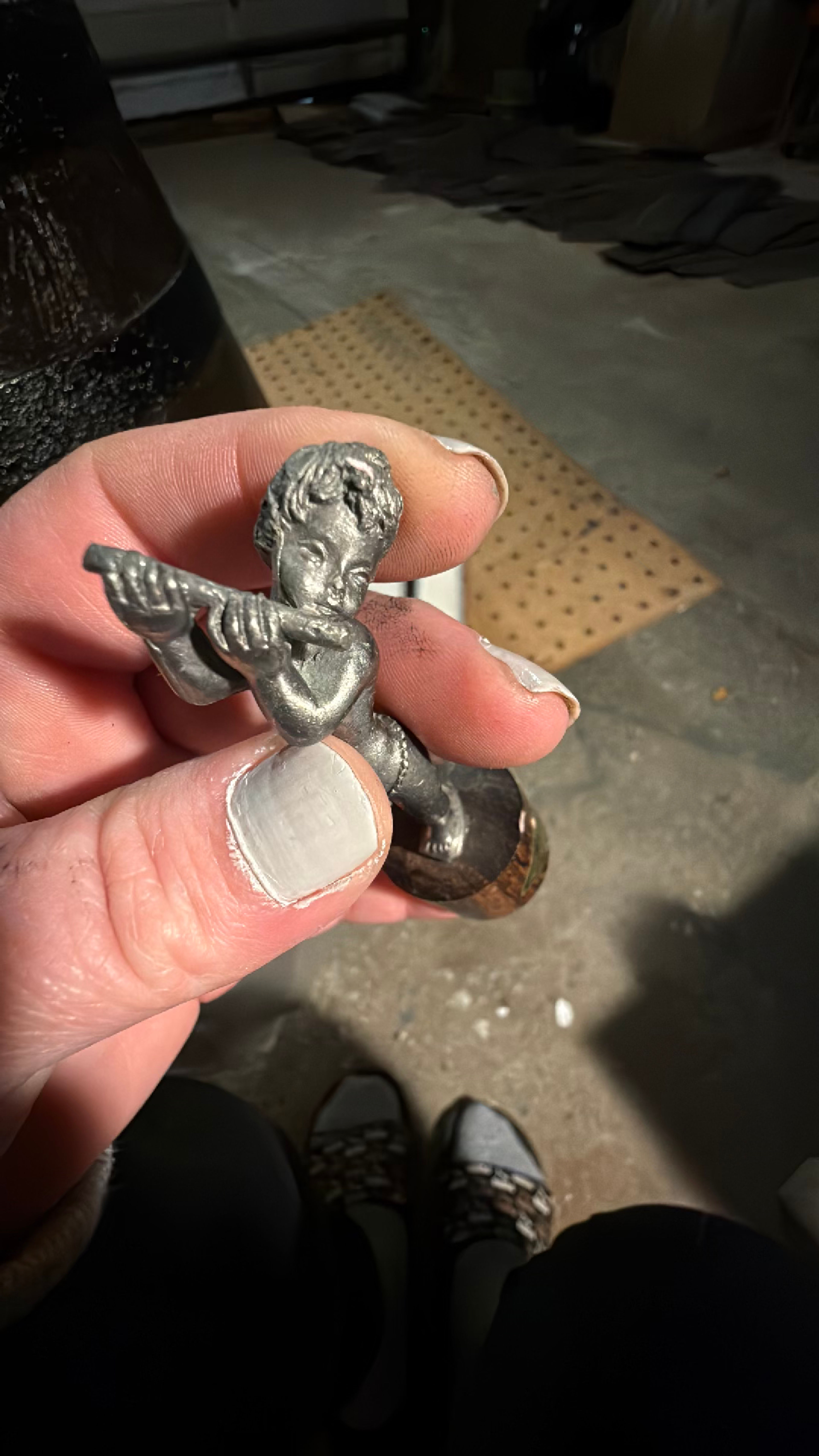 Vintage peltro cesellato a mano Pewter Cherub Musician Figurine made in Italy 
 - Image 2