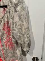 Flamenco gray Floral Embroidered Peasant Blouse with pink accents women’s size M - Image 4