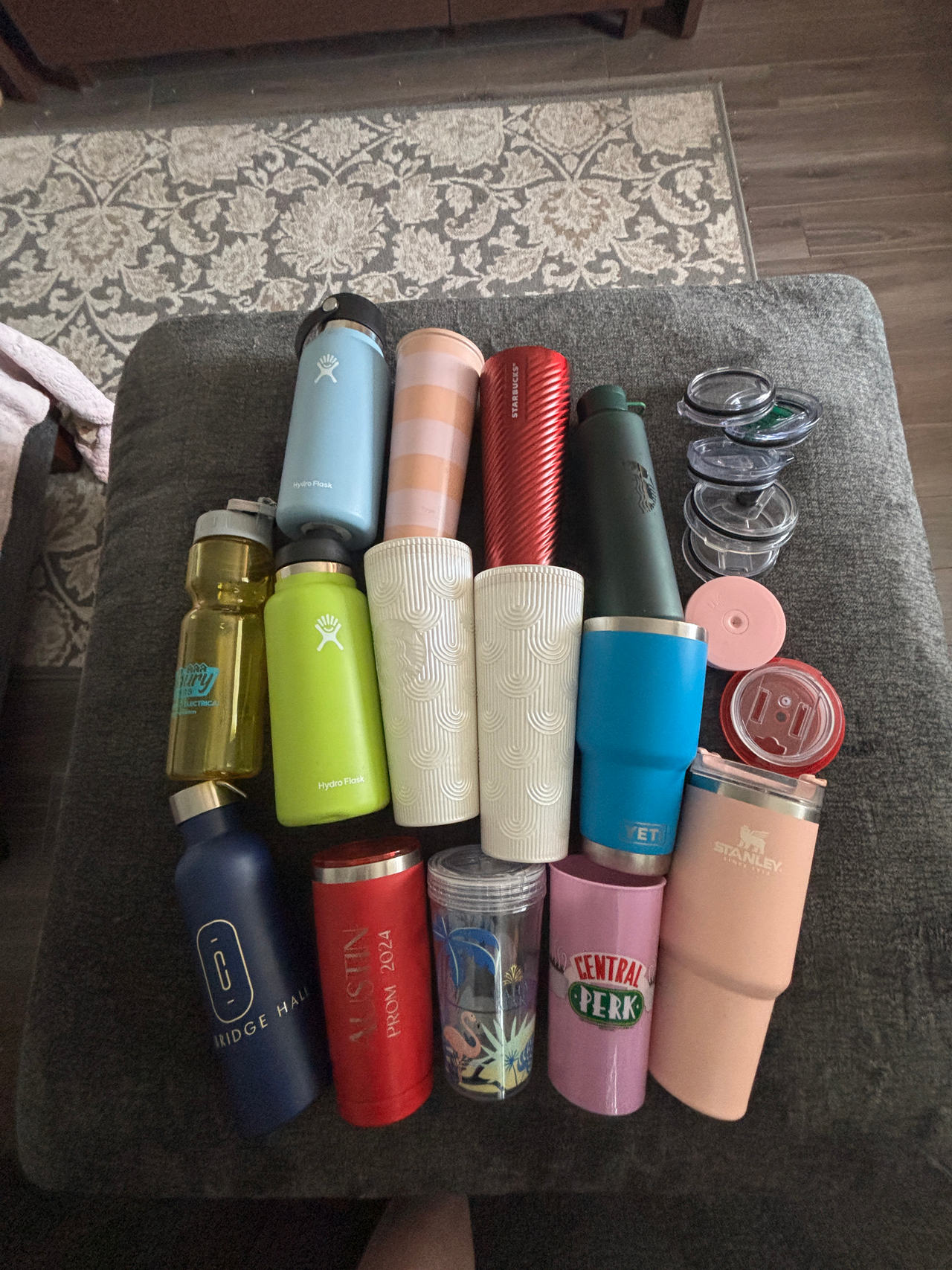 Lot of 14 Hydro Flask Water Bottle Starbucks Yeti Stanley and misc 