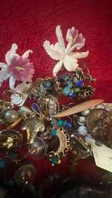 Vintage Costume earrings Jewelry Lot - Image 5