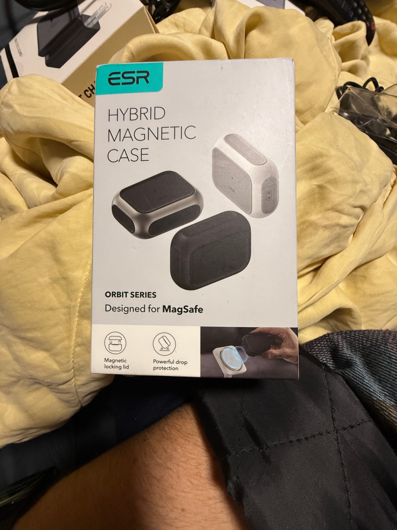ESR Orbit Series Hybrid Magnetic Case for AirPods Pro