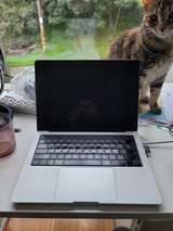 Apple MacBook Pro M2 14" - Image 2