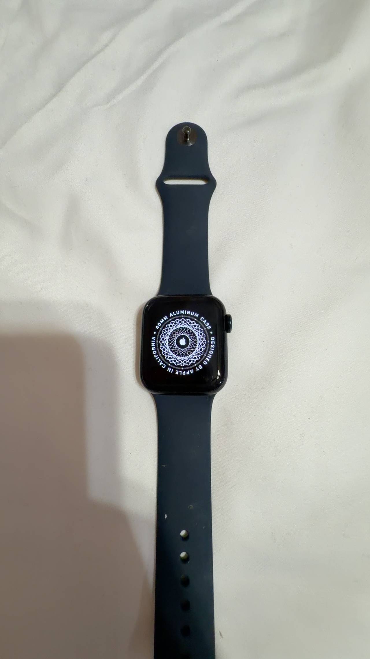 Apple Watch SE 2 40mm Midnight Aluminum Case with Sport Band