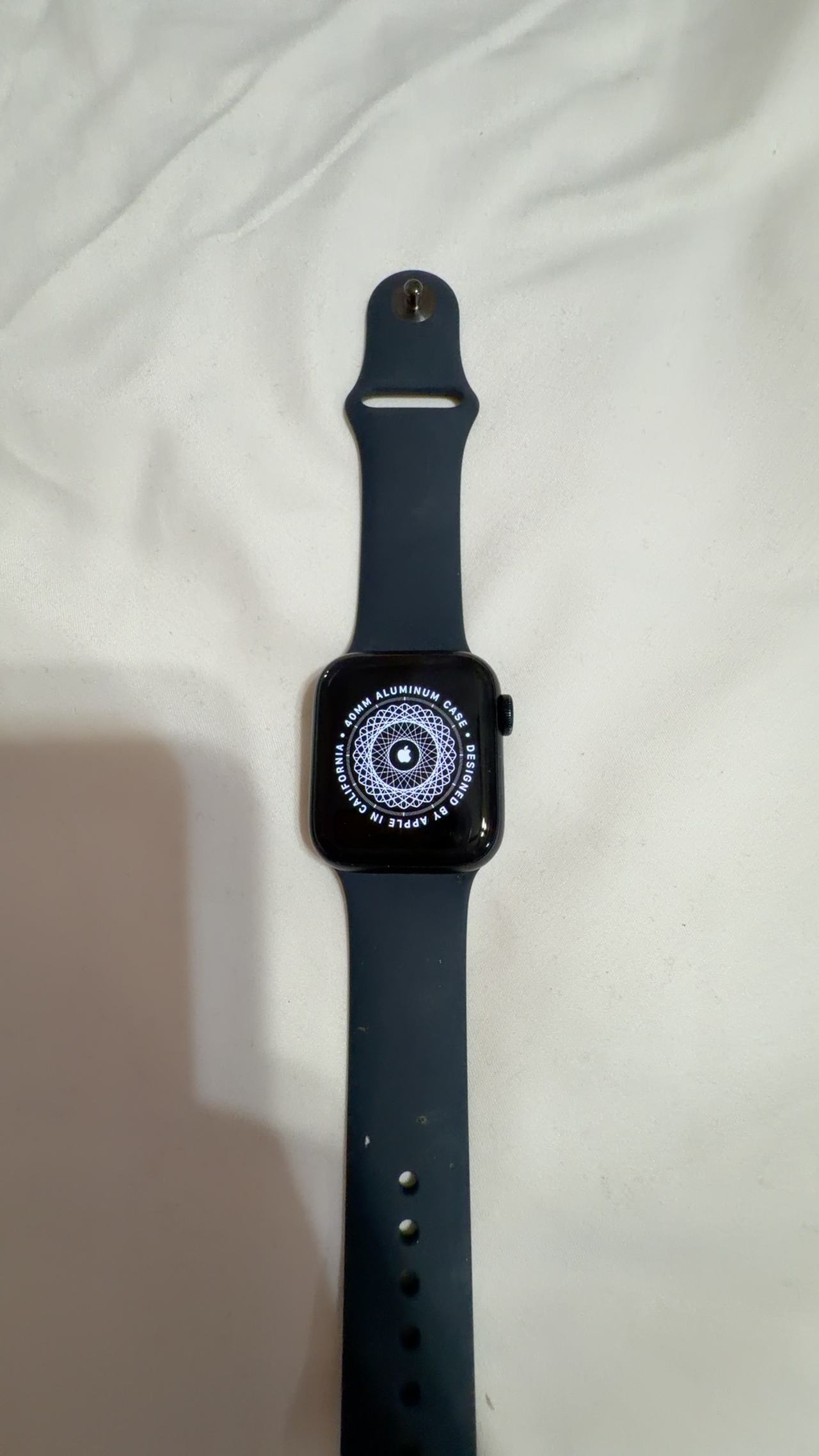 Apple Watch SE 2 40mm Midnight Aluminum Case with Sport Band