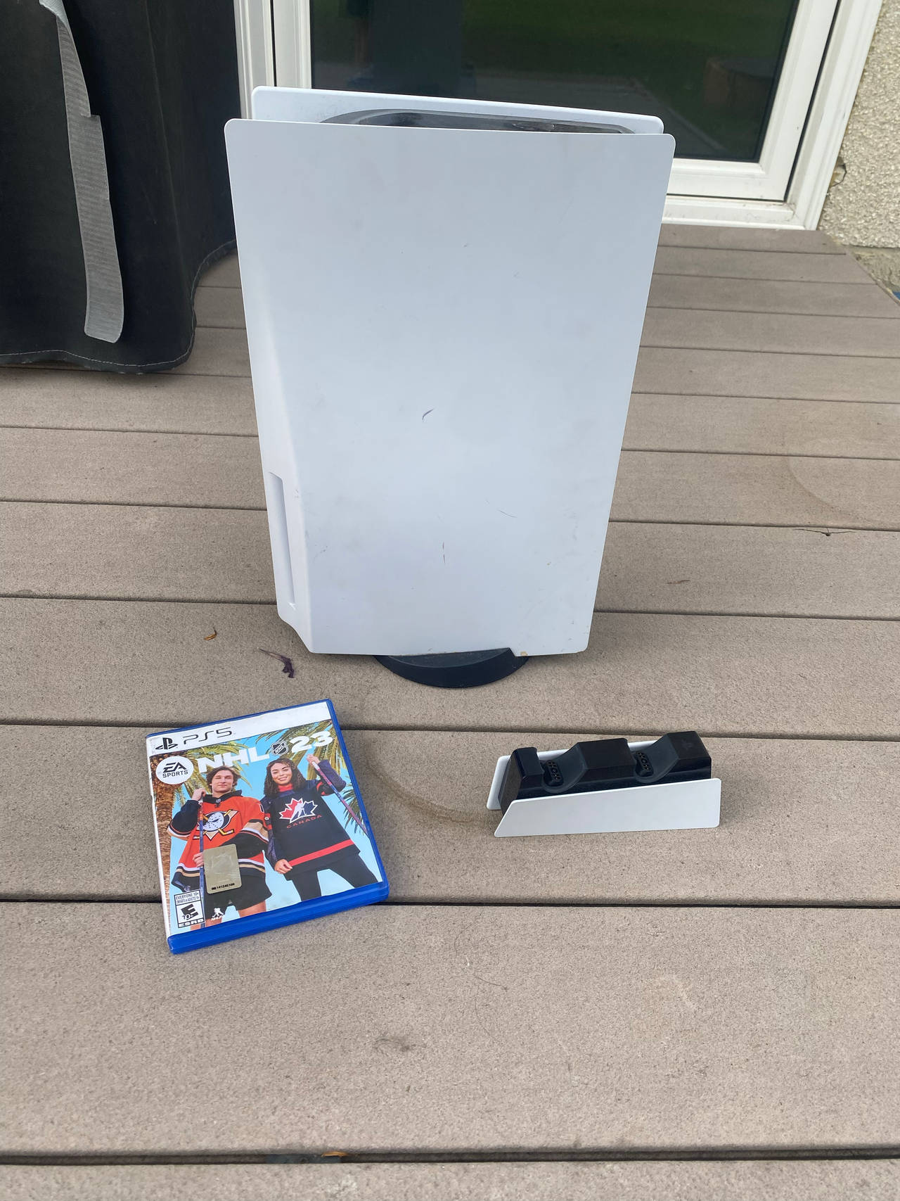 PlayStation 5, controller charge and game