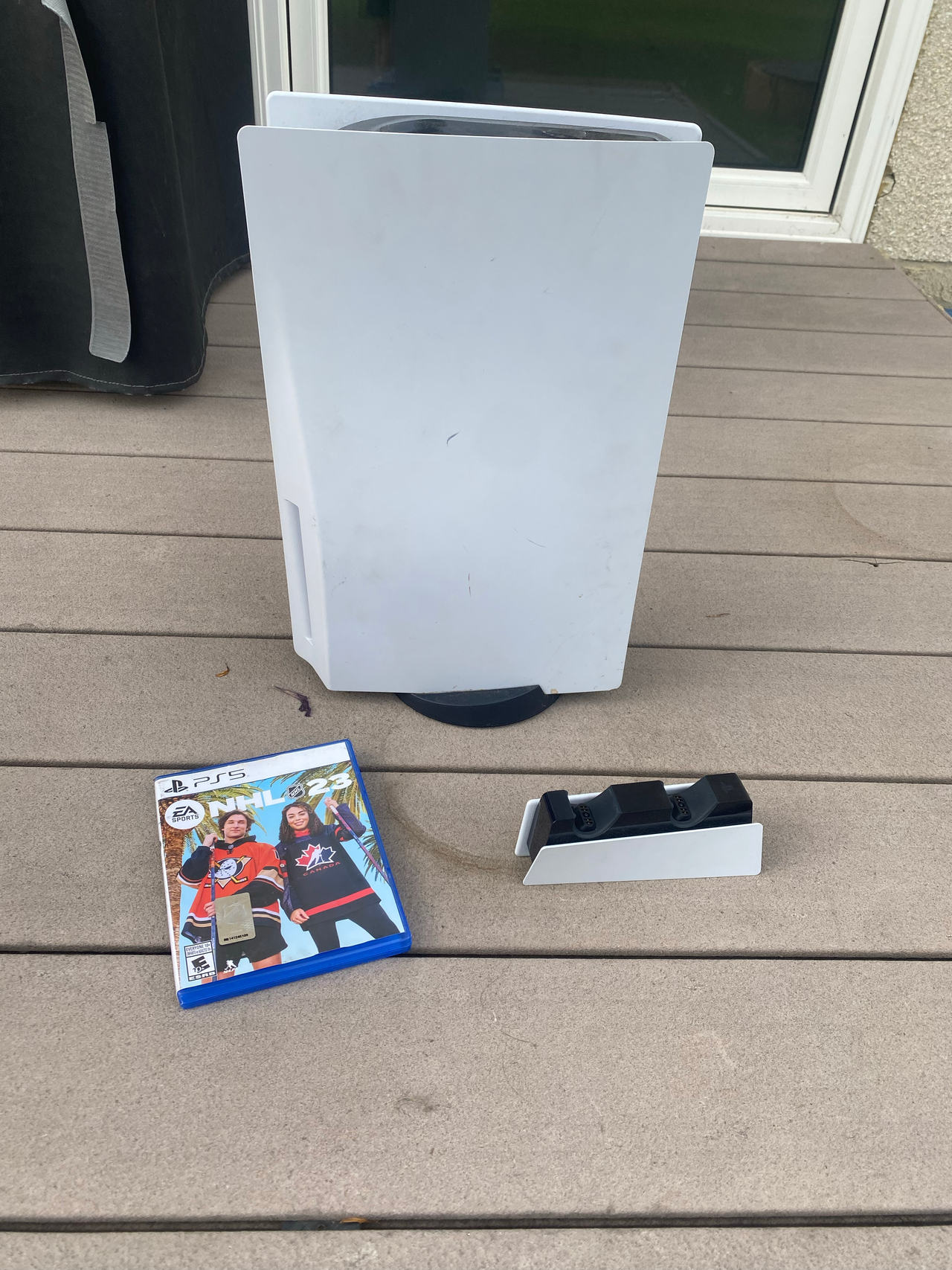 PlayStation 5, controller charge and game