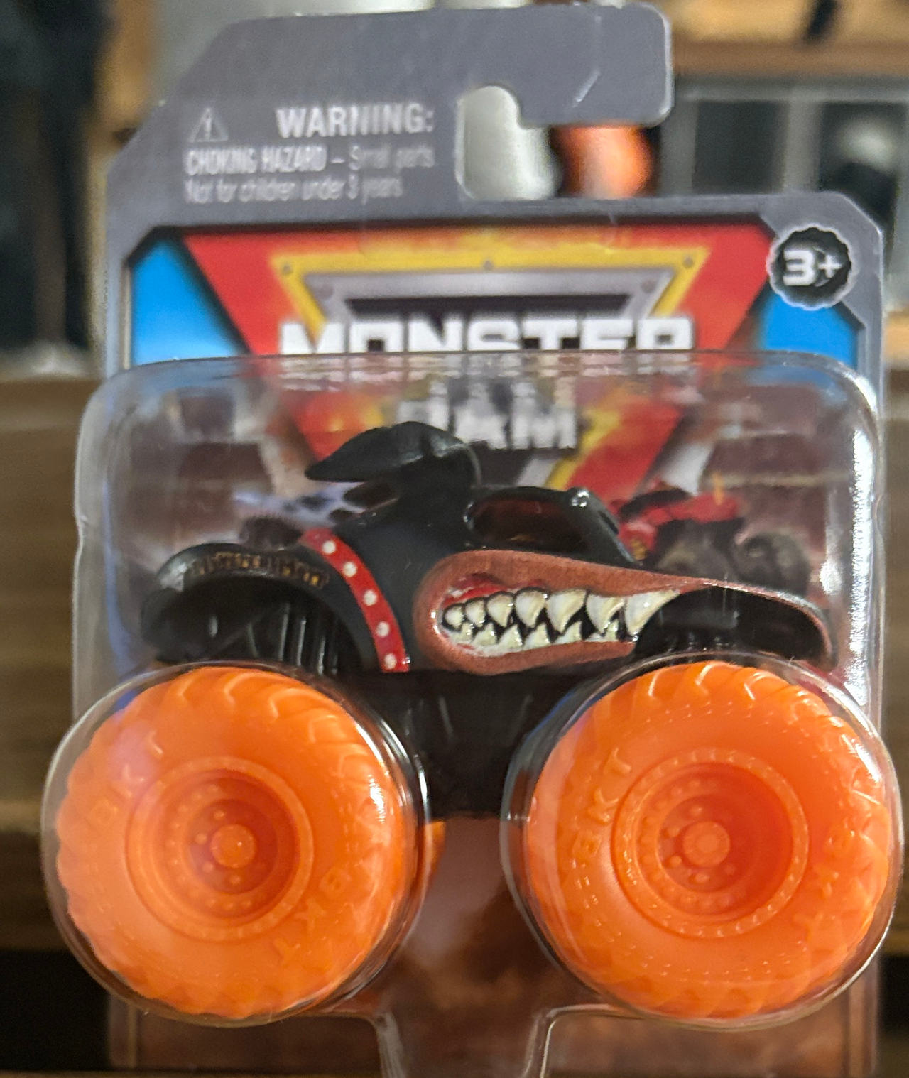Monster Jam Monster Mutt Rottweiler 1:64 Scale Die-Cast Truck