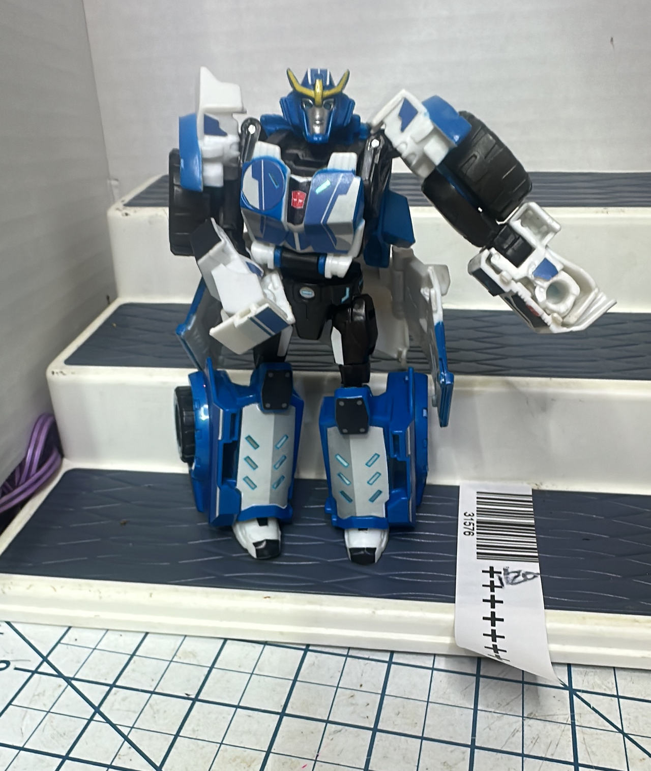 Transformers: Robots in Disguise Warrior Class Strongarm