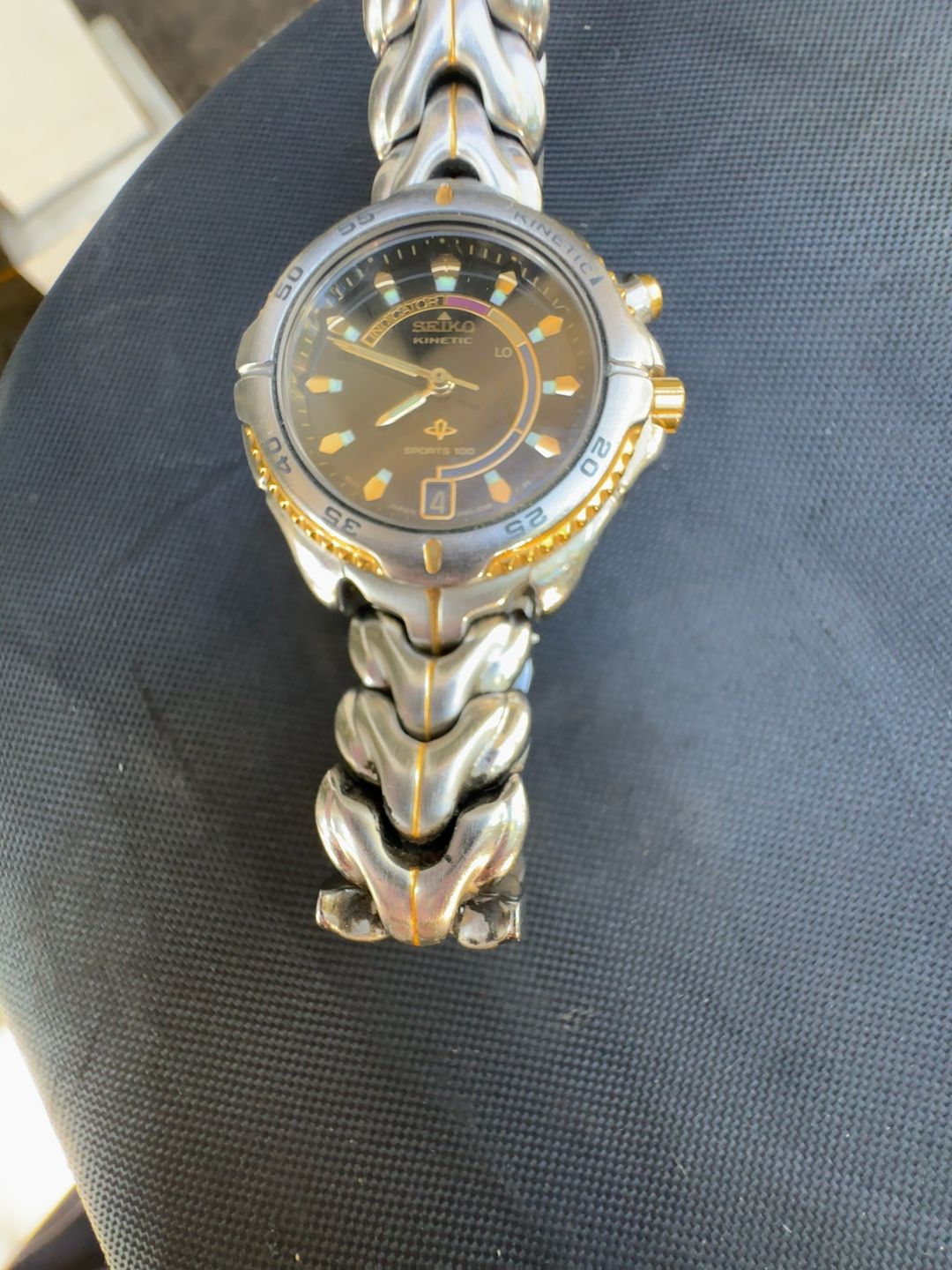 Seiko Kinetic Sports 100 Two-Tone Stainless Steel Black Dial