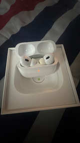 Apple AirPods Pro - Image 2