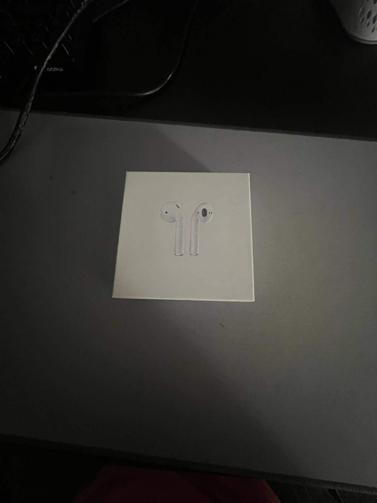 Apple AirPods (2nd generation)