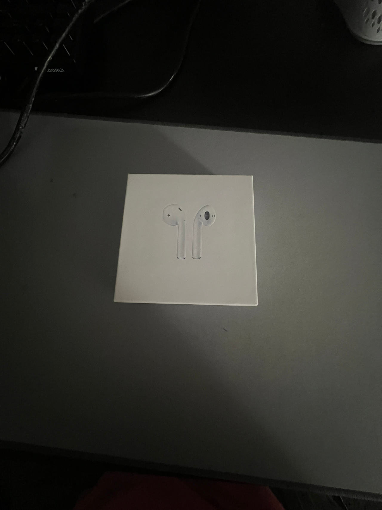 Apple AirPods (2nd generation)