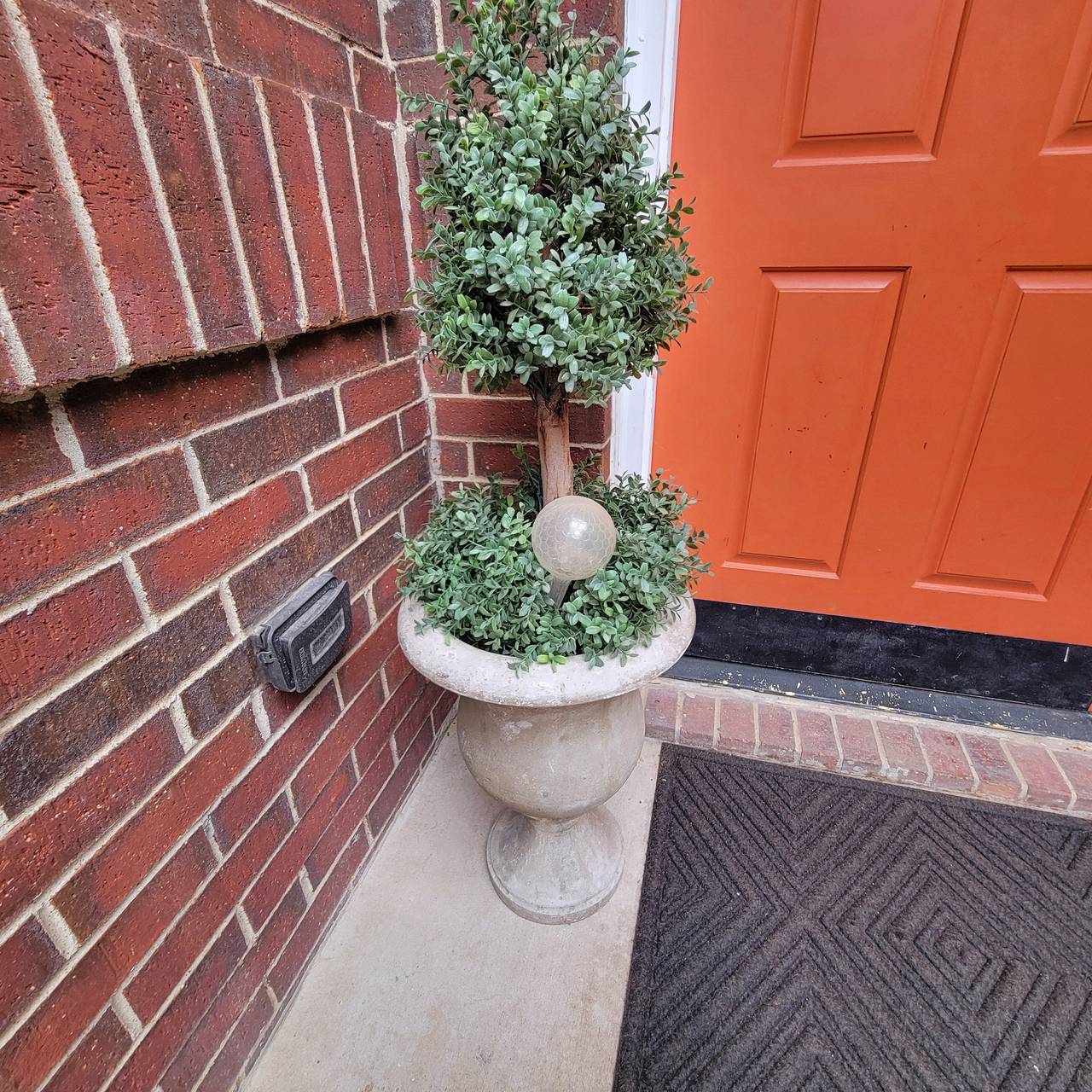 Artificial Boxwood Topiary in Urn Planter with Solar Light