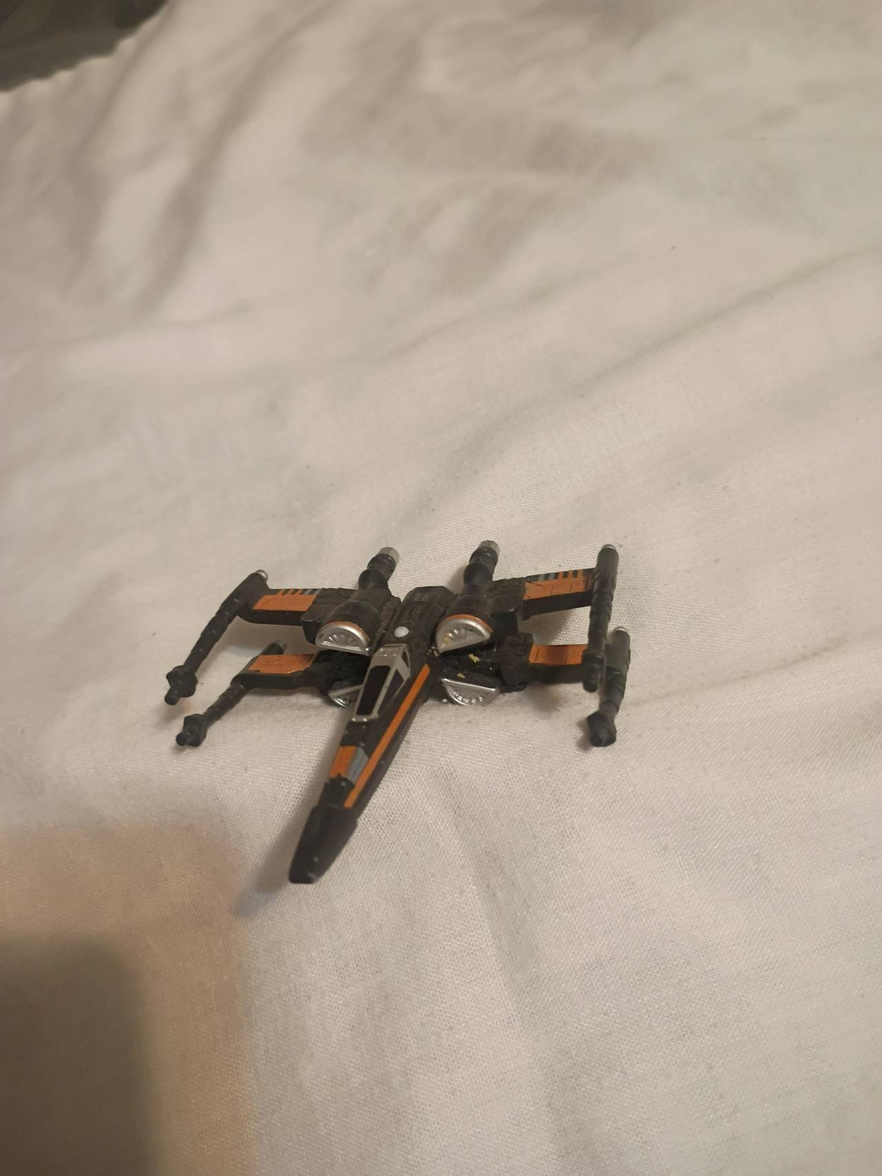 Star Wars Poe Dameron's X-Wing Fighter Micro Toy