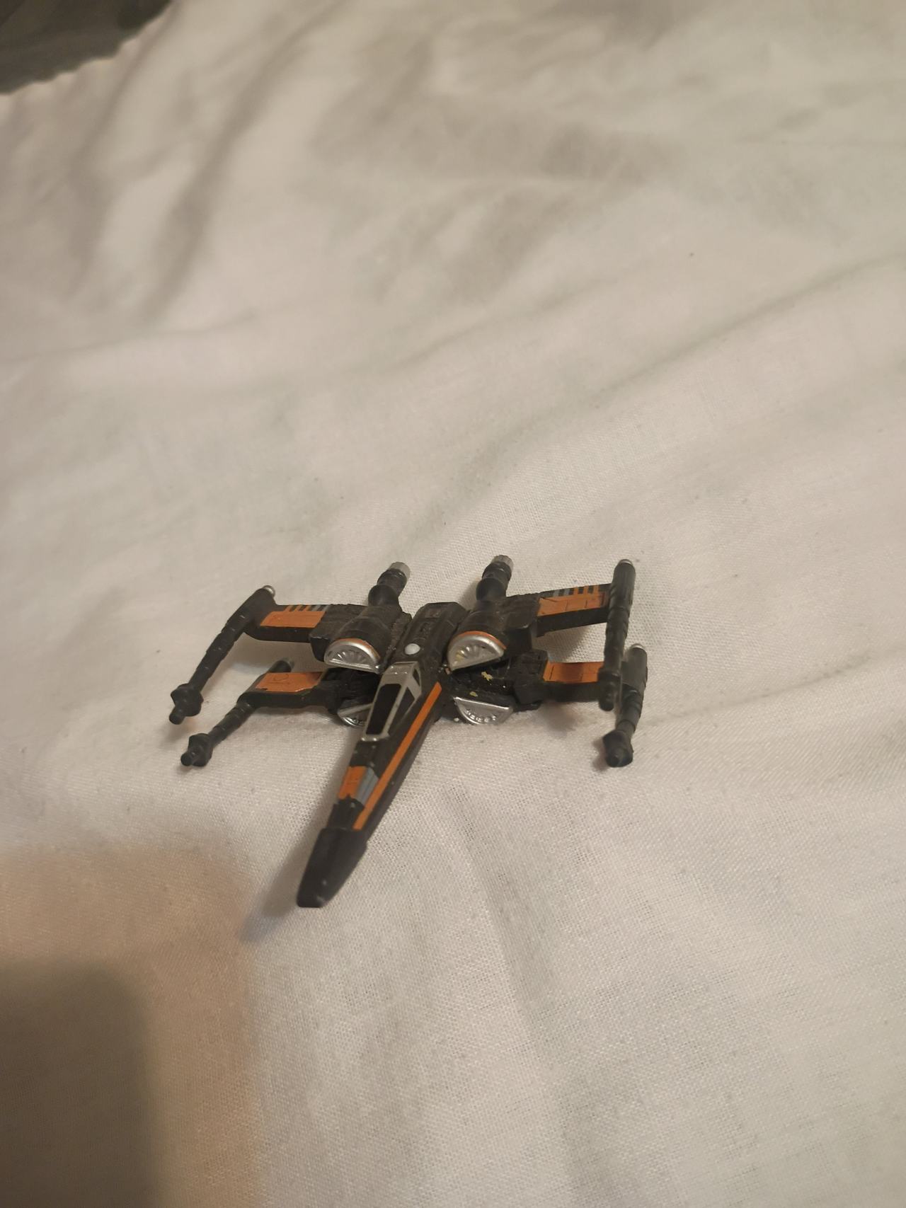 Star Wars Poe Dameron's X-Wing Fighter Micro Toy