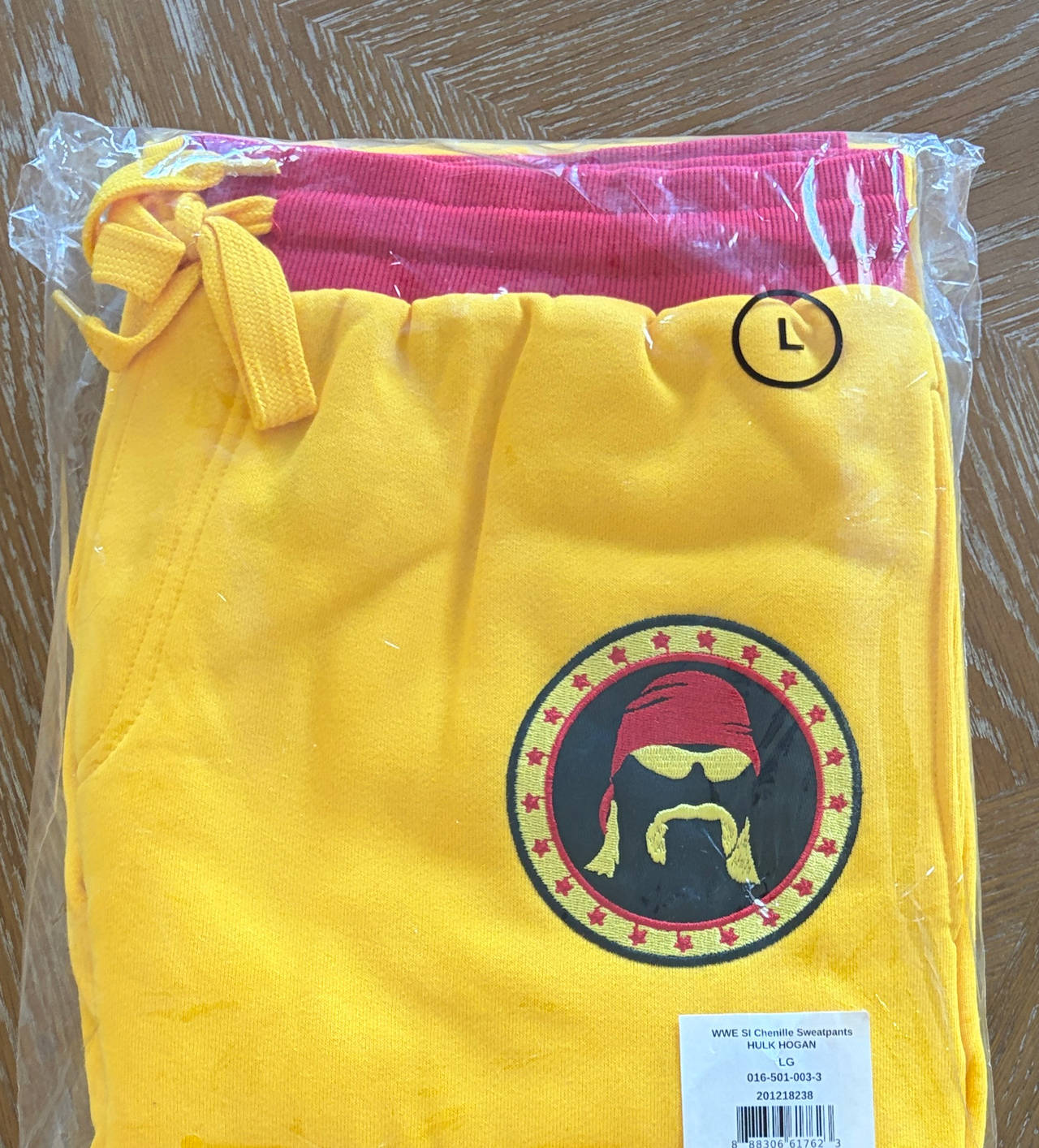 WWE Hulk Hogan Chenille Sweatpants