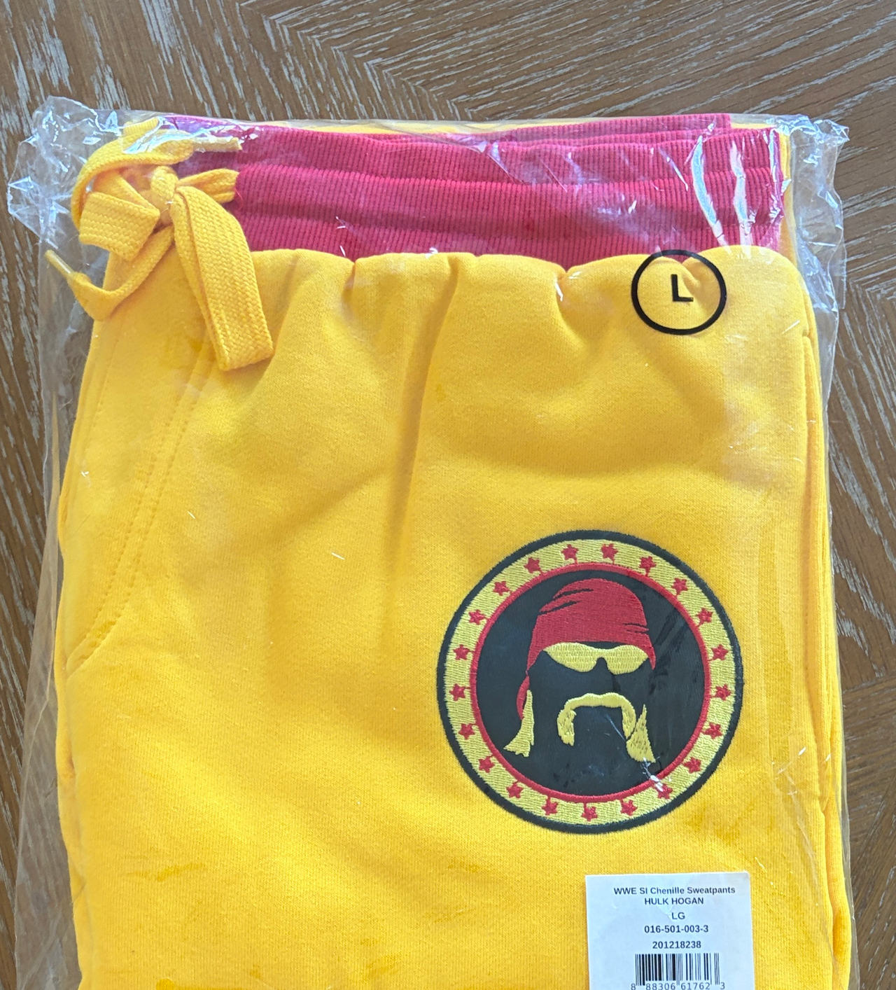 WWE Hulk Hogan Chenille Sweatpants