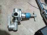 Sharpe 18C-3R Air Regulator with Binks Valve - Image 2