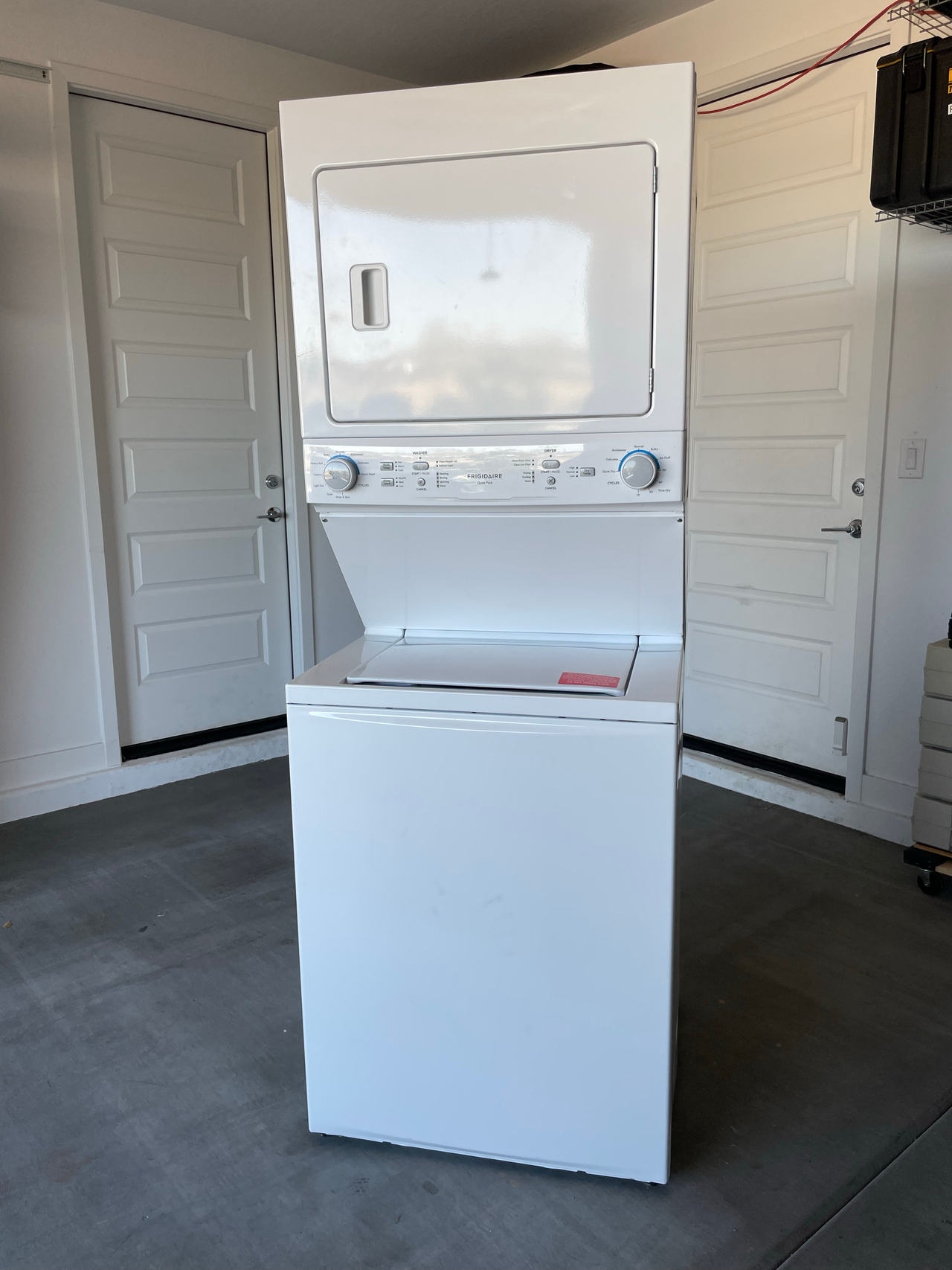 Frigidaire 3.9 Cu. Ft. Washer / 5.5 Cu. Ft. Dryer Electric Laundry Center